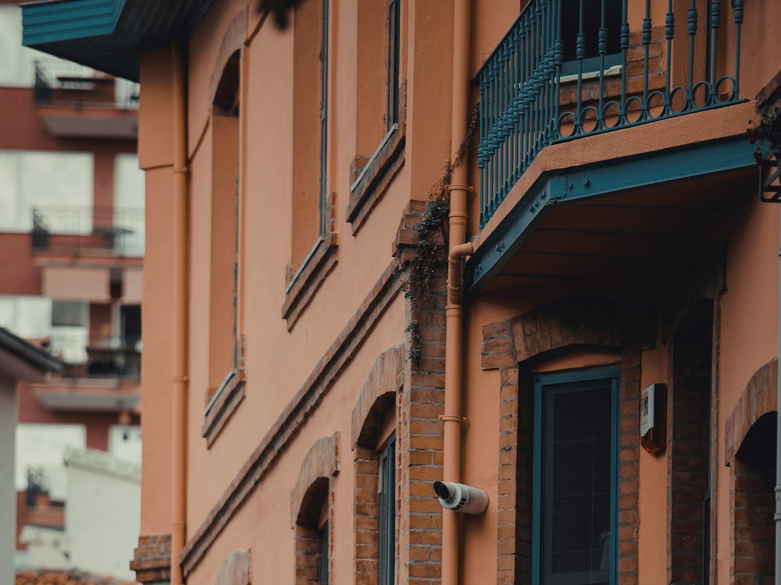 Immeubles et appartements urbains pour chercher un logement à Izmir en Turquie