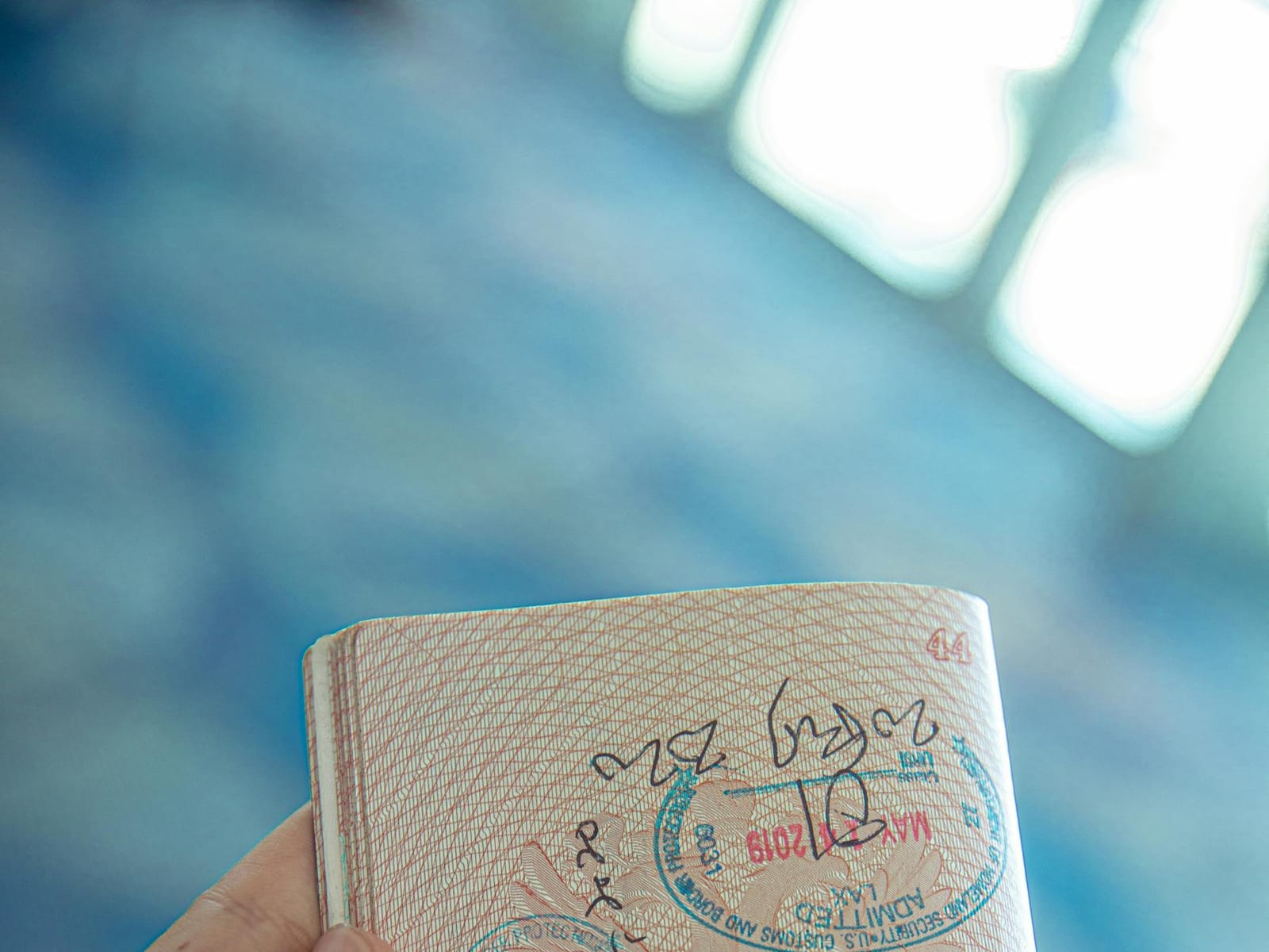 Passeport et documents pour les services aux étrangers et démarches à Izmir